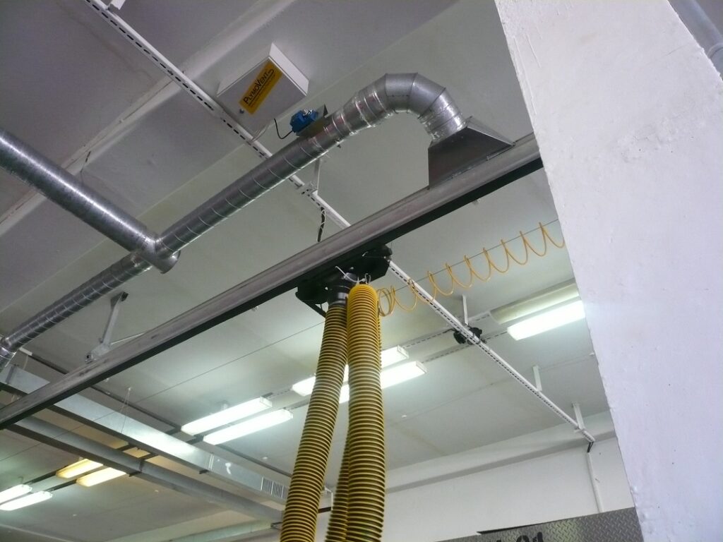 Вытяжка выхлопных газов