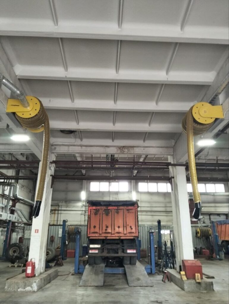 Удаление выхлопных газов от грузовых автомобилей