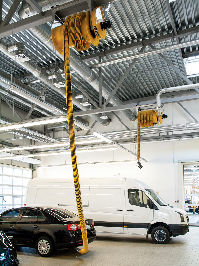 Удаление выхлопных газов в автосервисе